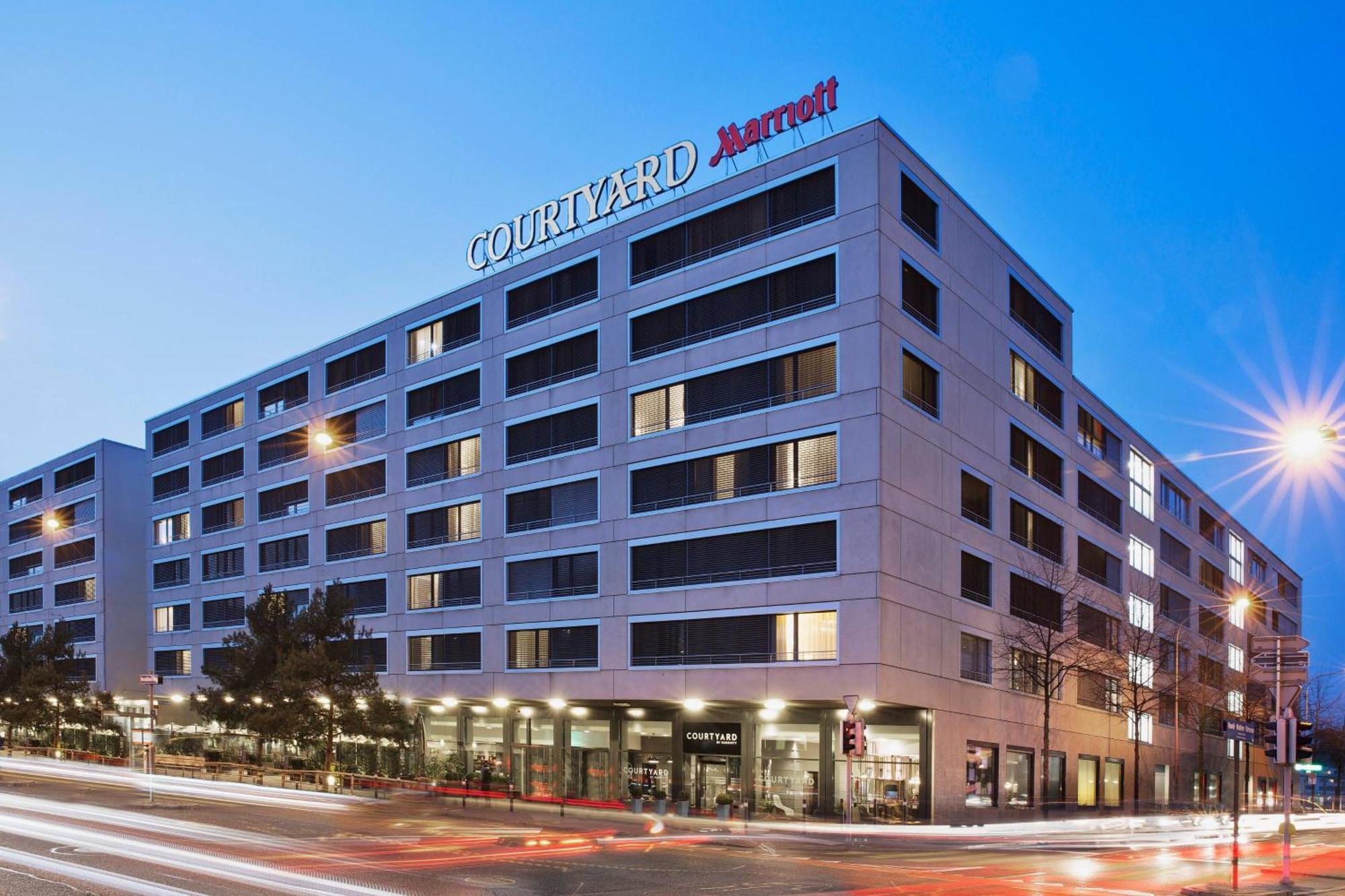 Courtyard By Marriott Zurich North Hotel Exterior photo